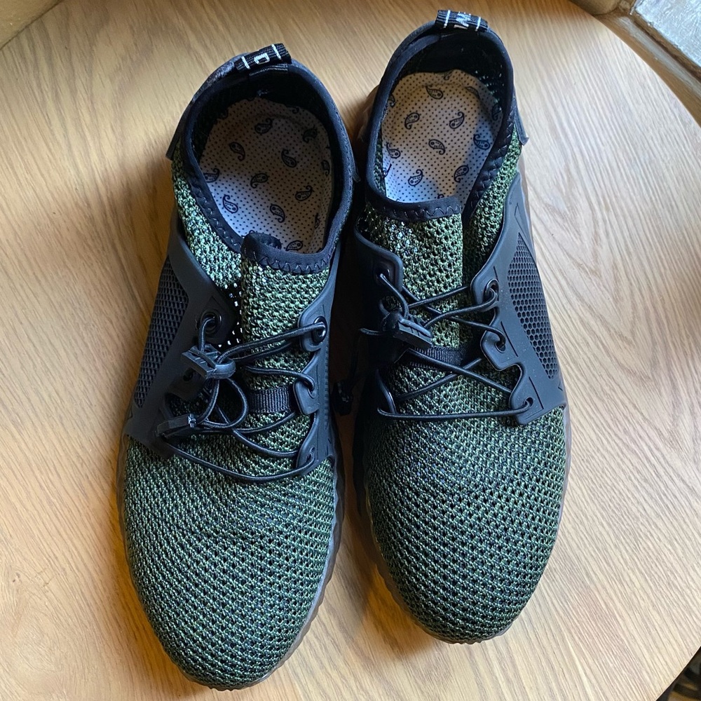Steel-toe sneakers NWOT
